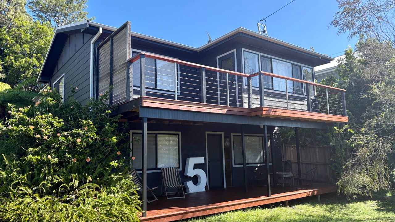 Shack No. 5 – A Quirky, Retro Beach Escape in Jervis Bay!
