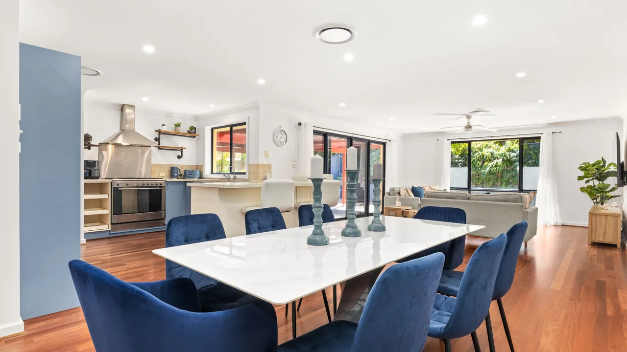 Tur34 – Topsy Turvey by Experience Jervis Bay