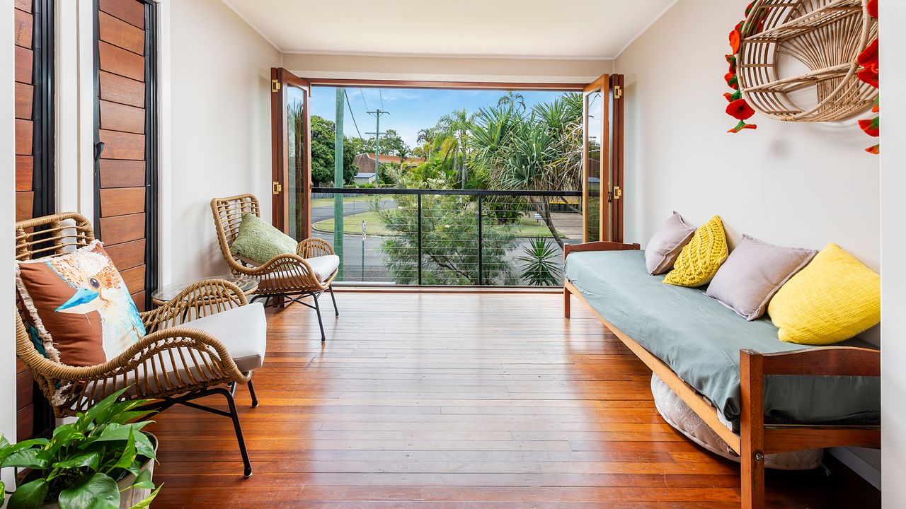 Central Torquay Treasure Close To Beach