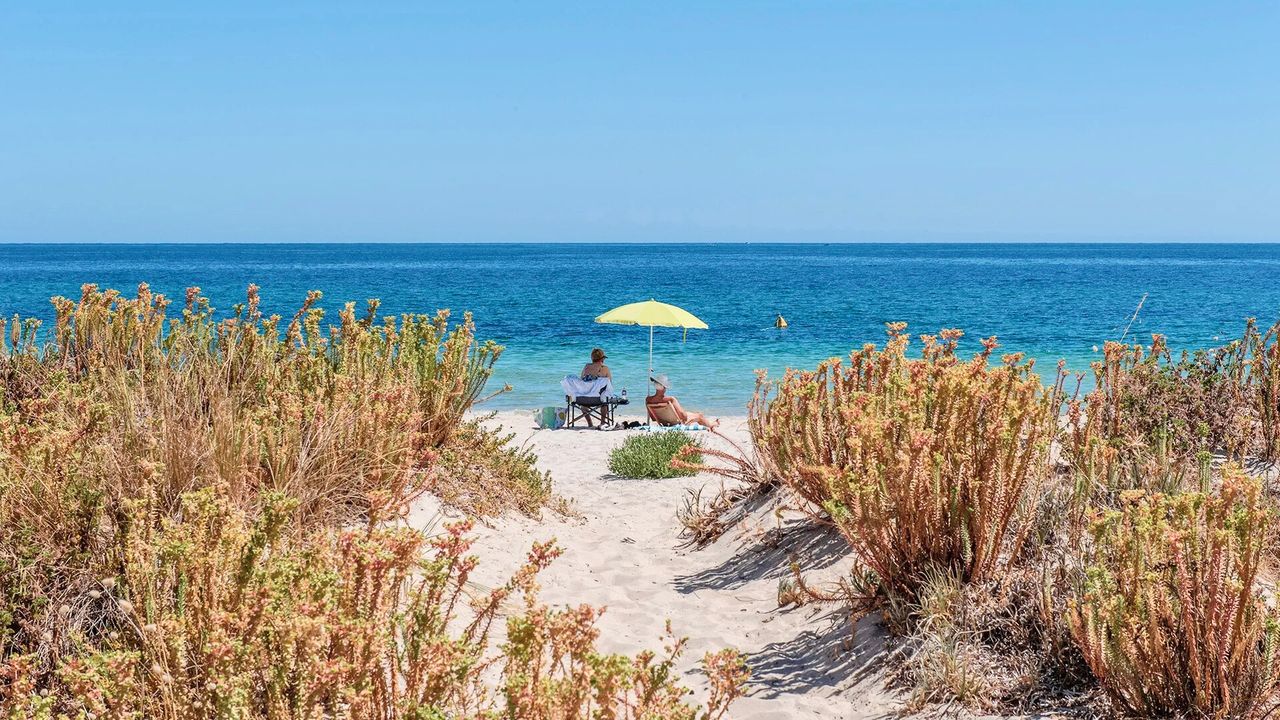 Sixteen at Cape View Escapes