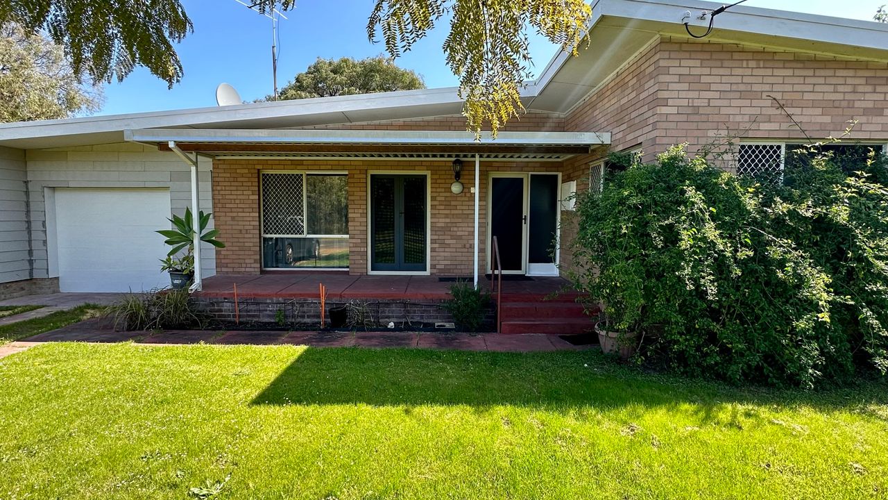 Jacaranda Cottage