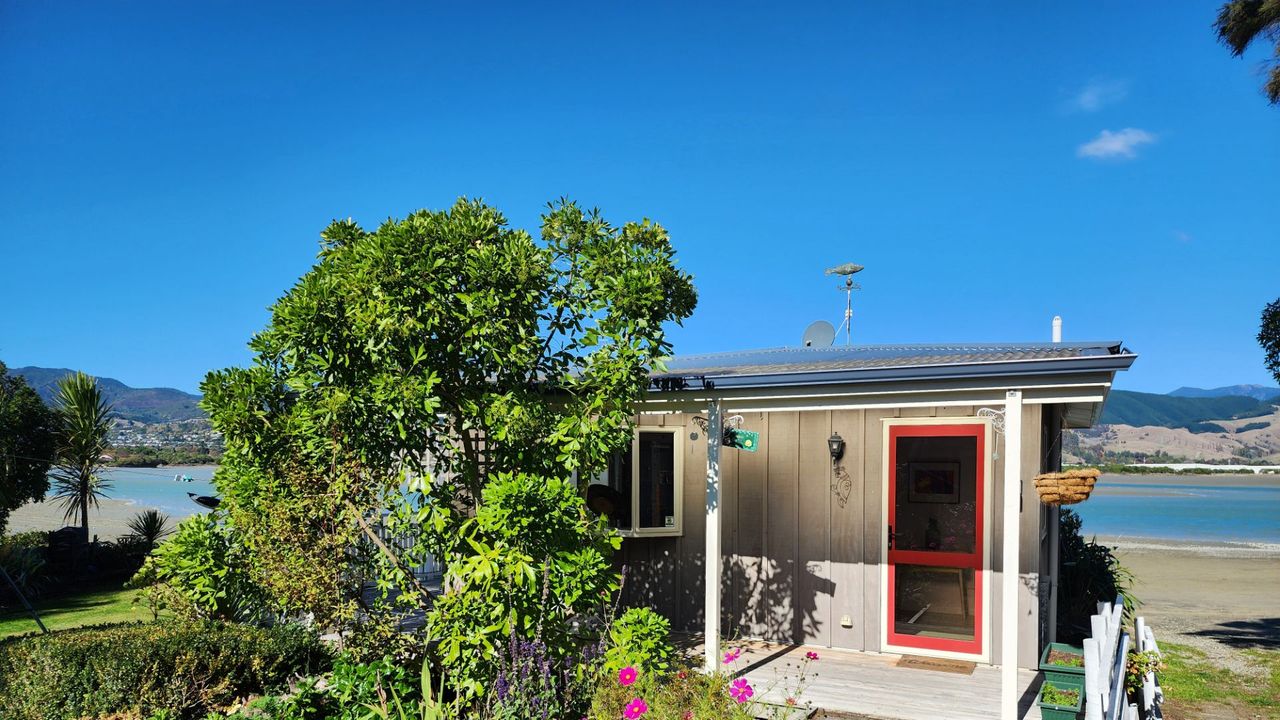 Nelson Beachside Retreat