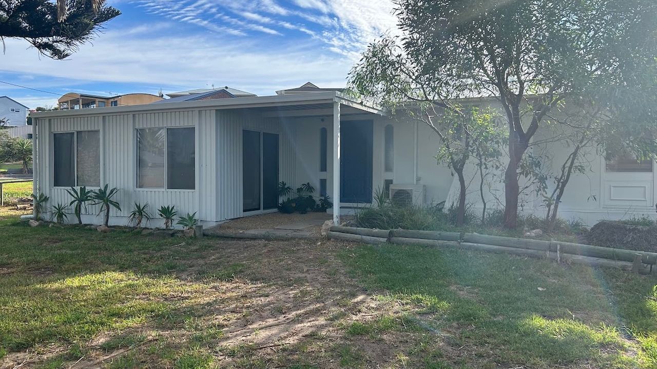 Hazel Hut  -12 Hazel Street, Goolwa Beach