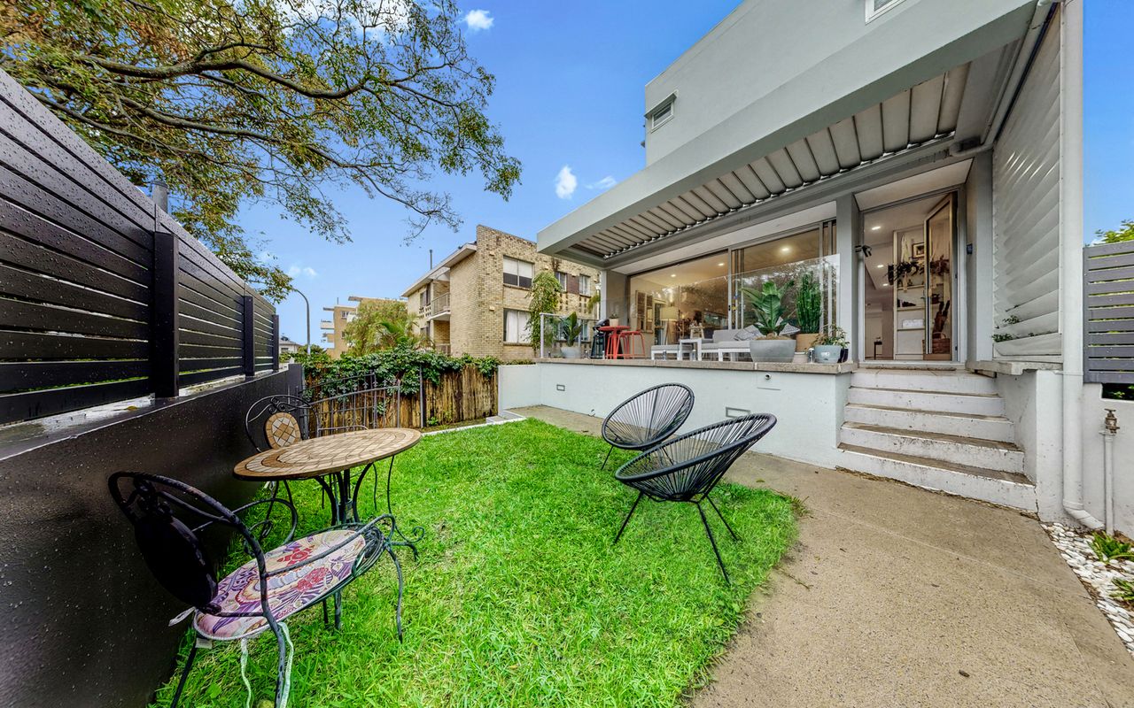 Salty Oasis, Bondi Beach ISYD