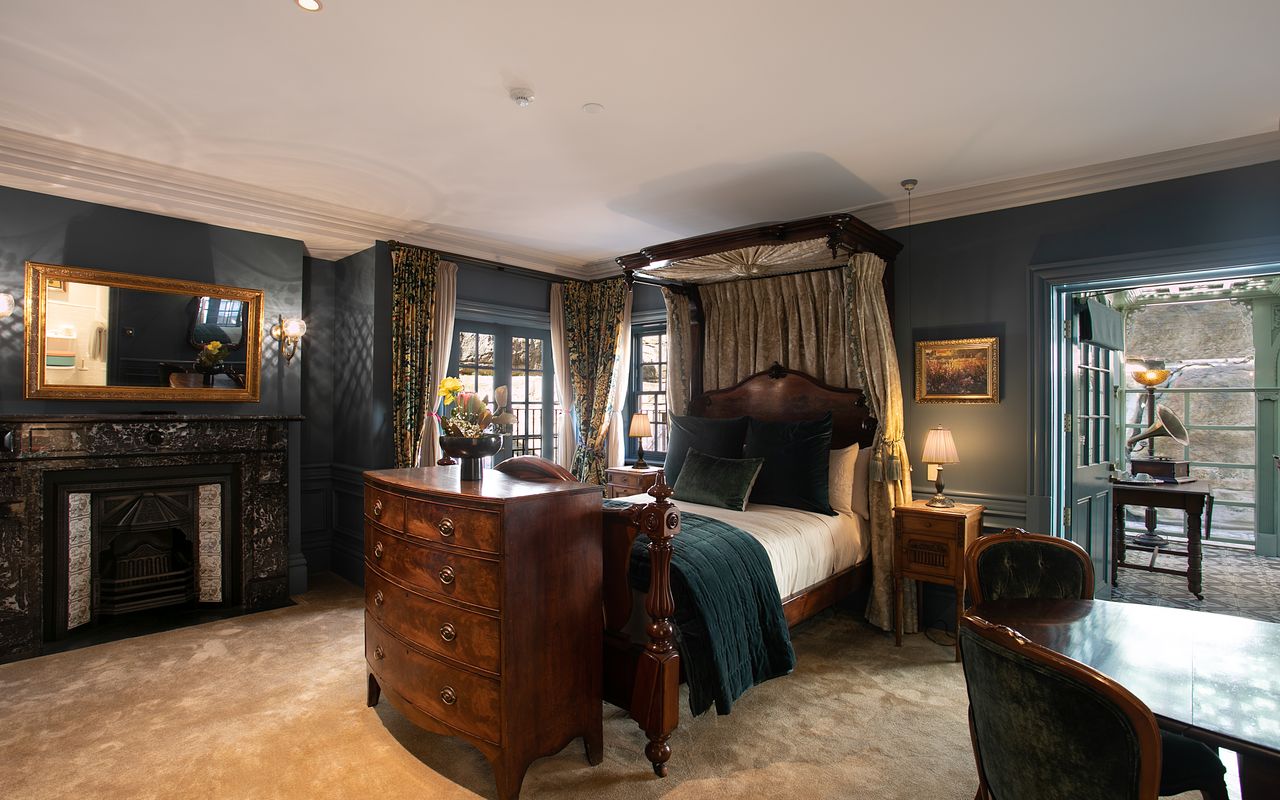 Darling Manor IBO