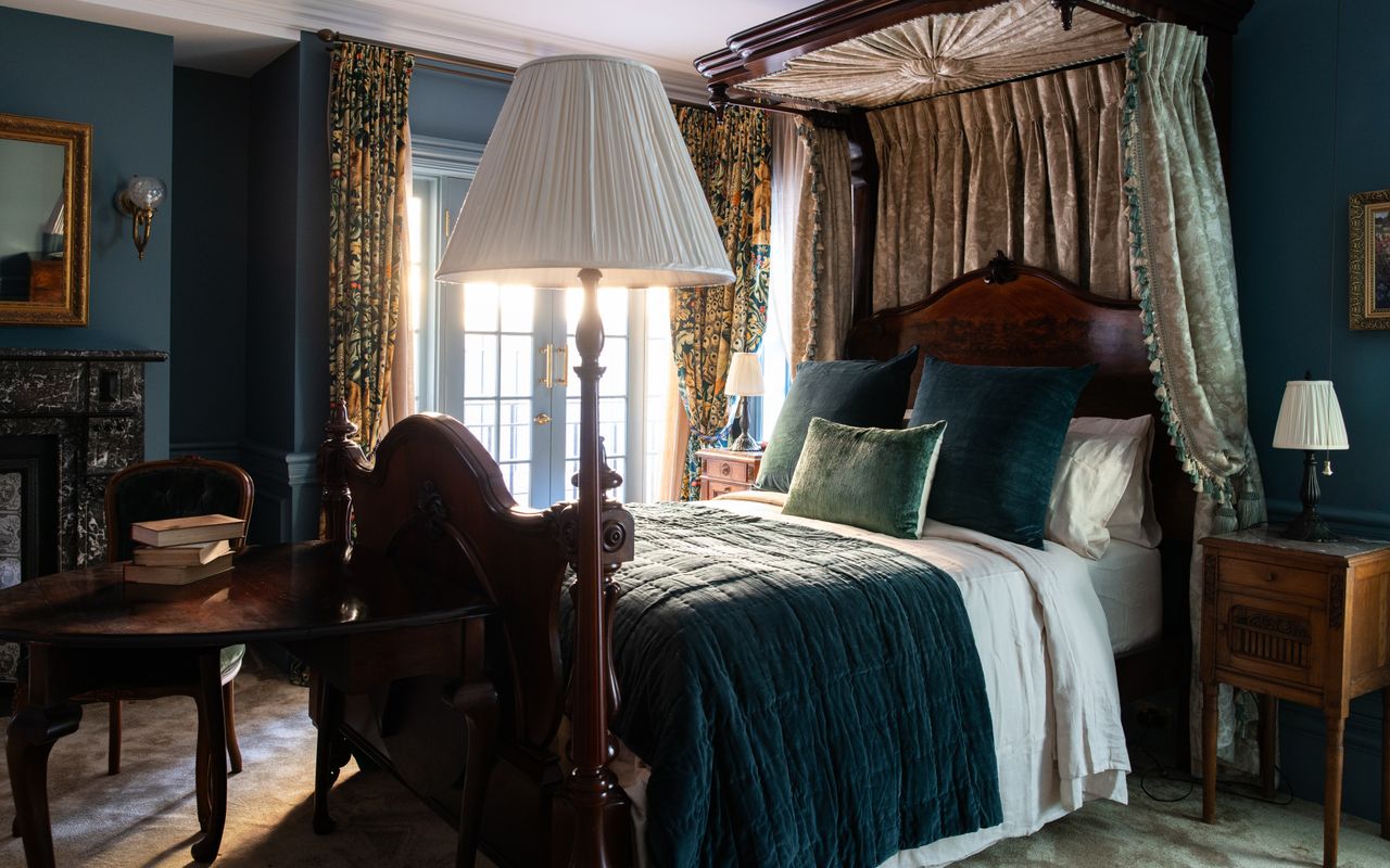 Darling Manor IBO