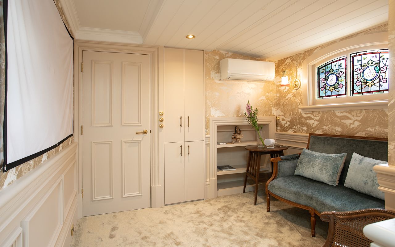 Darling Manor IBO