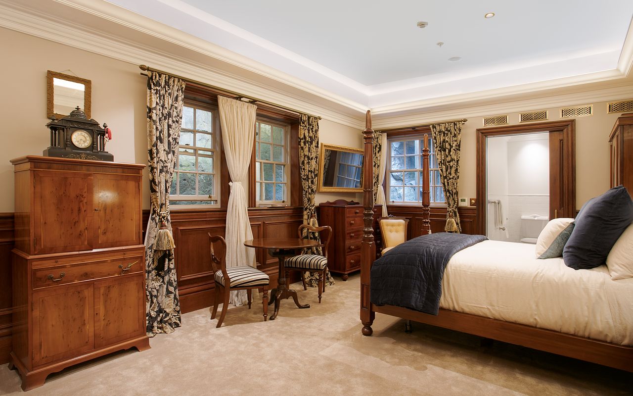 Darling Manor IBO
