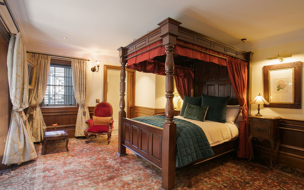 Darling Manor IBO