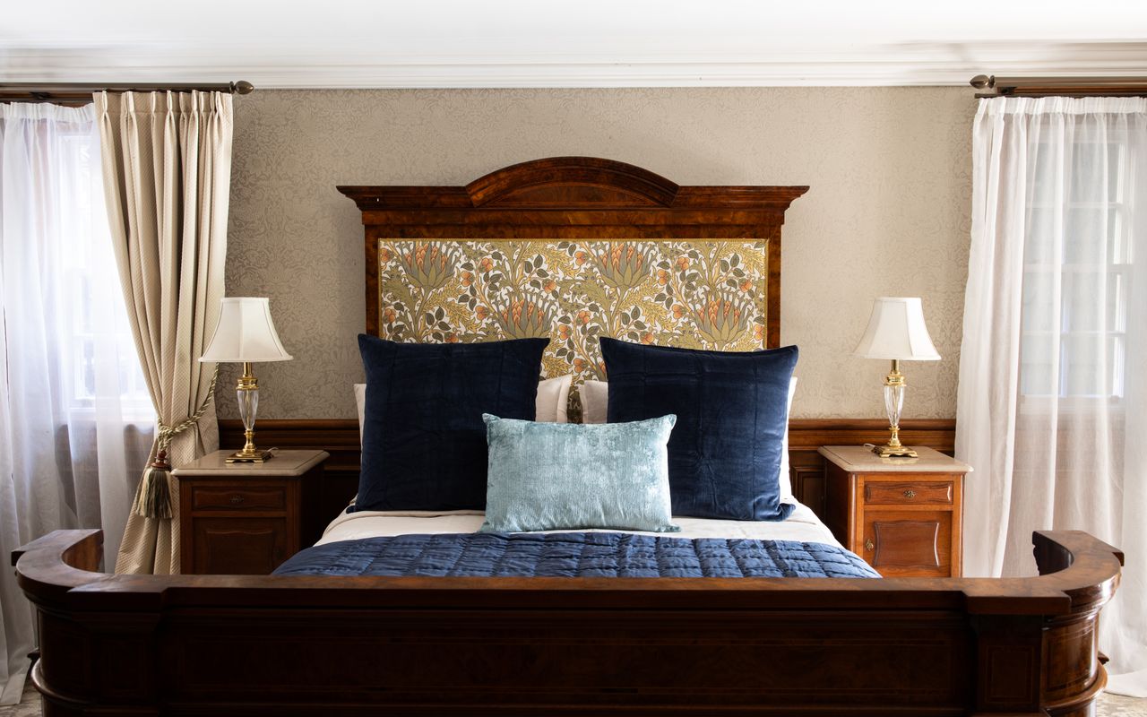 Darling Manor IBO