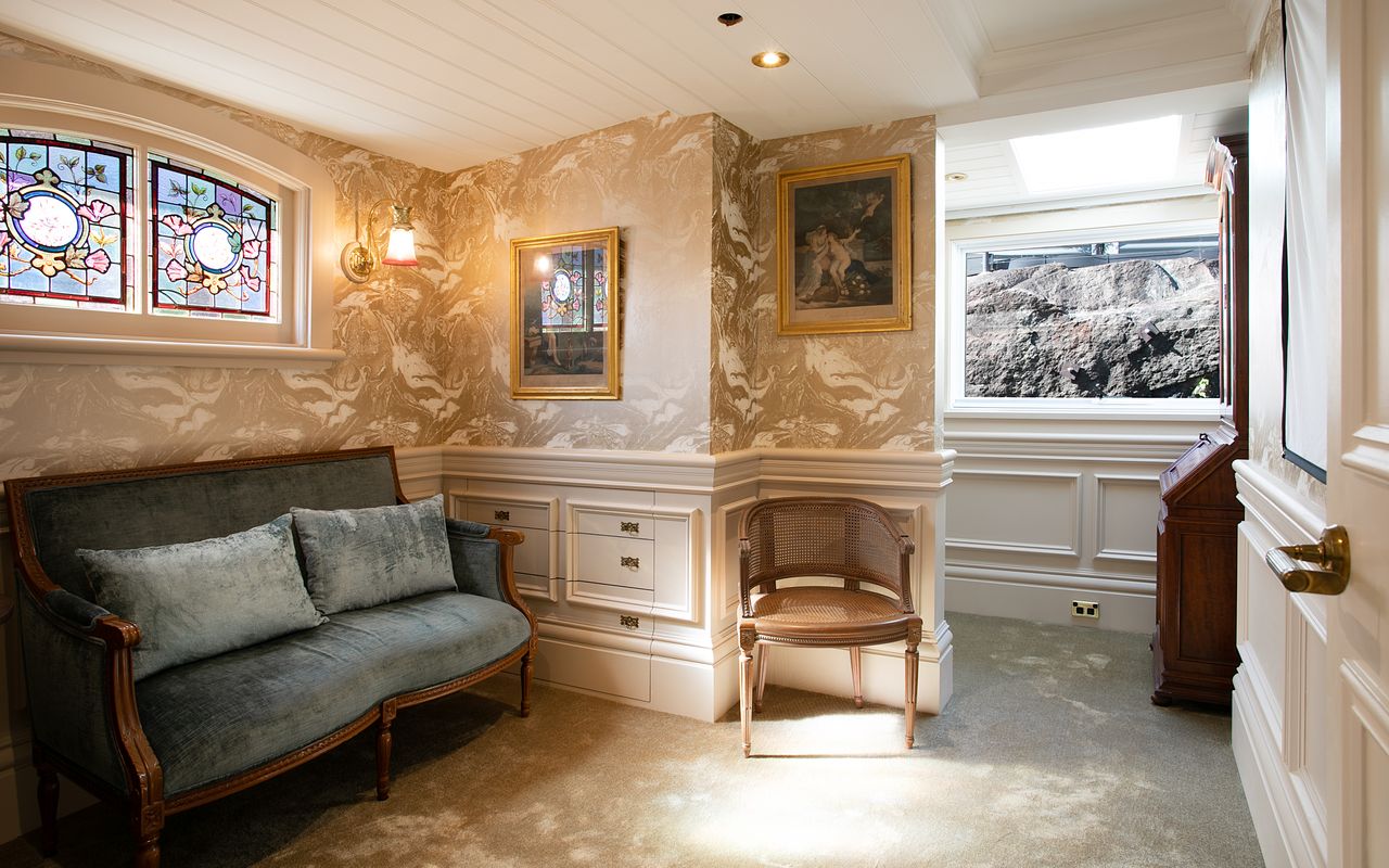 Darling Manor IBO