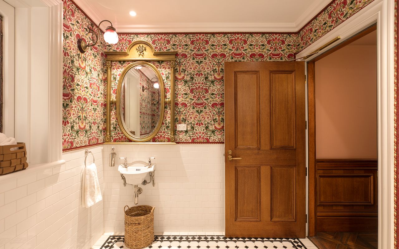 Darling Manor IBO