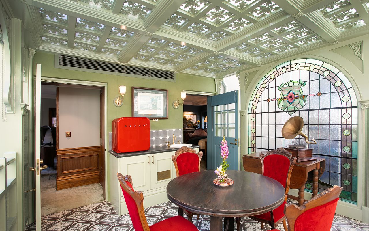 Darling Manor IBO
