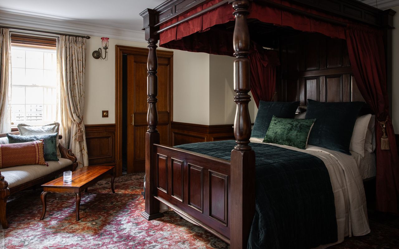 Darling Manor IBO