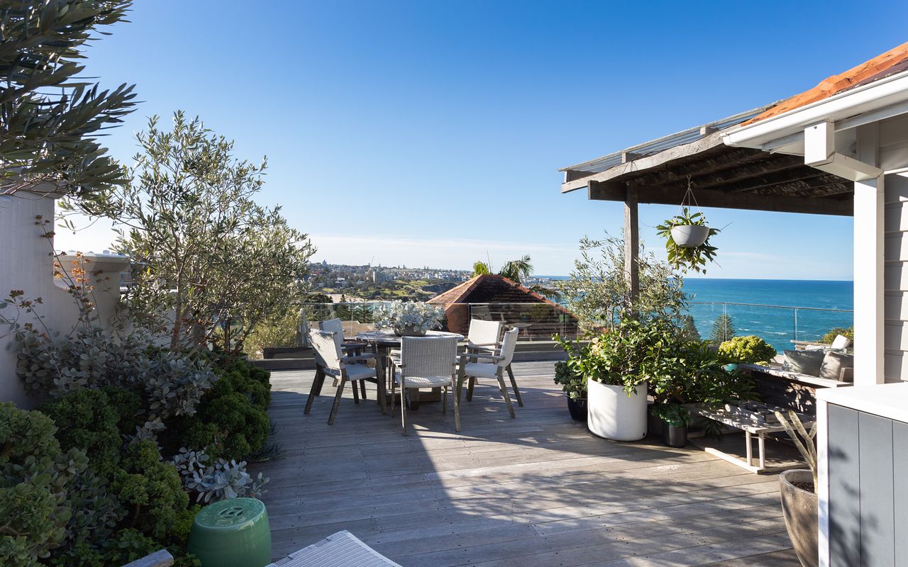 Breezy Coast, Coogee IH