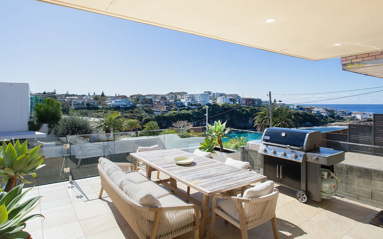Azure Bay, Coogee IH