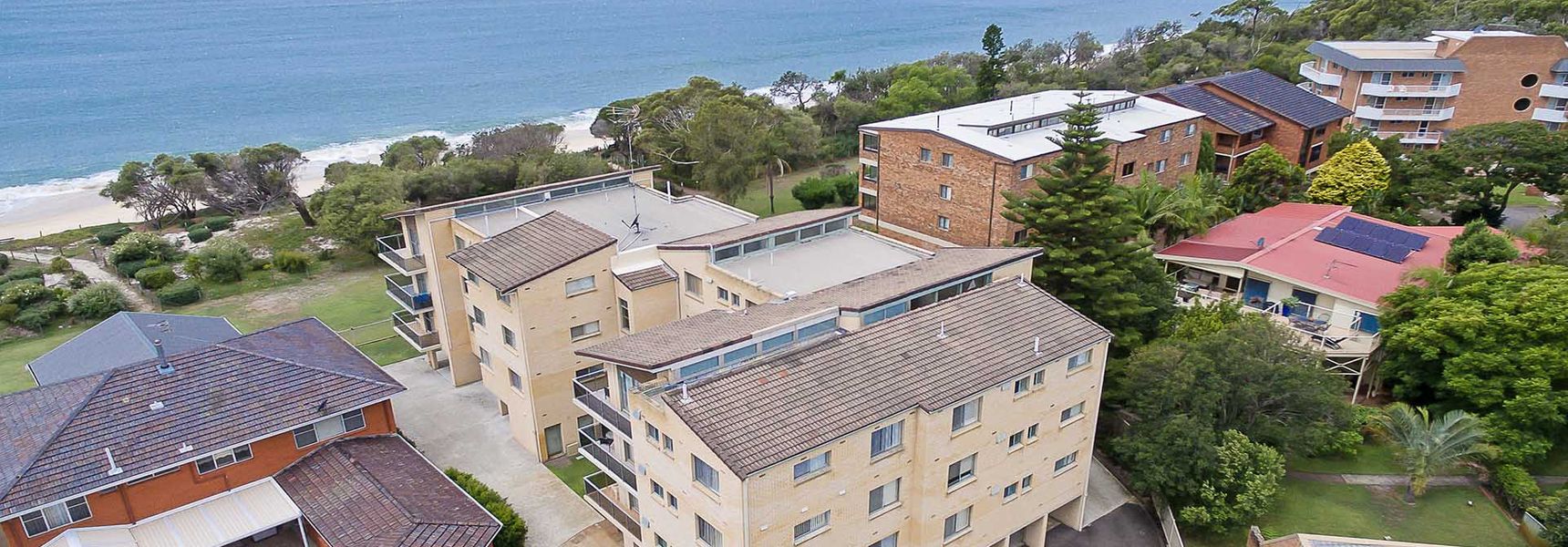 The Helm, 12/22 Voyager Close – unit in Little Beach with direct access to Shoal Bay Beach