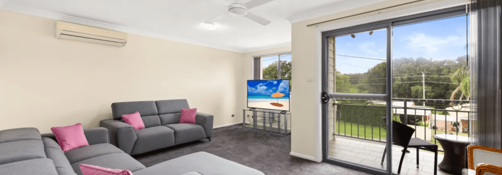 Home of Anna Bay, 112 Old Main Rd – Air Con, WiFi and close to the beach