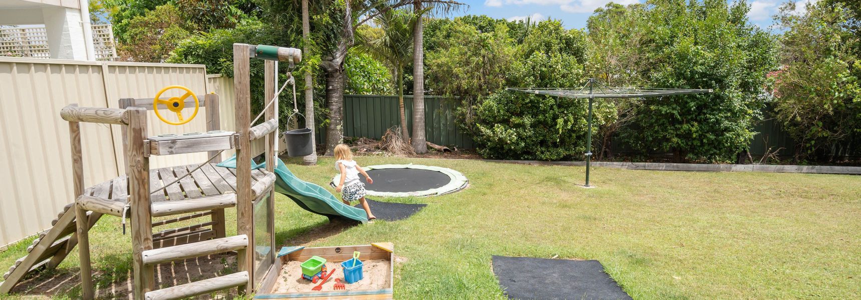 The Wreck Room, 6 Flannel Flower Fairway – fantastic house filled with activities for all
