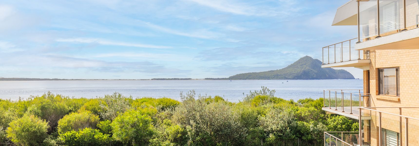 Promenade 9, 8 Intrepid Cl – spectacular water views, air conditioning