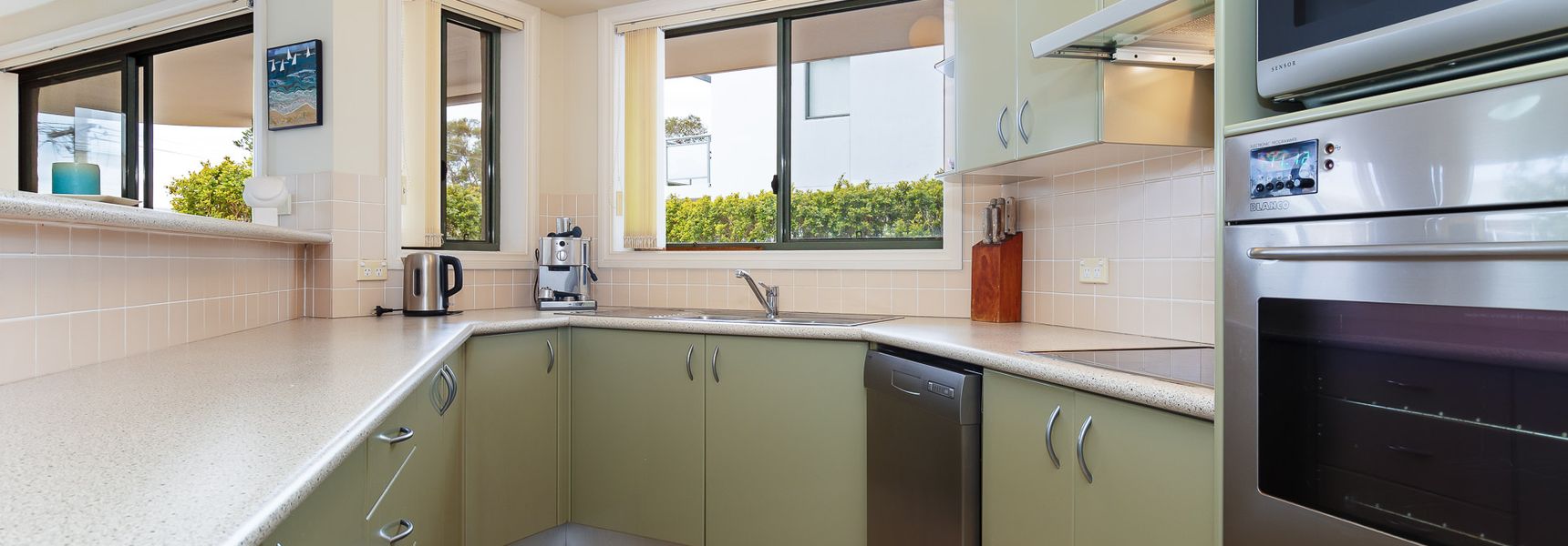 Peninsula Waters, 2/2-4 Soldiers Point Road – three bedroom unit with spacious private courtyard & WIFI