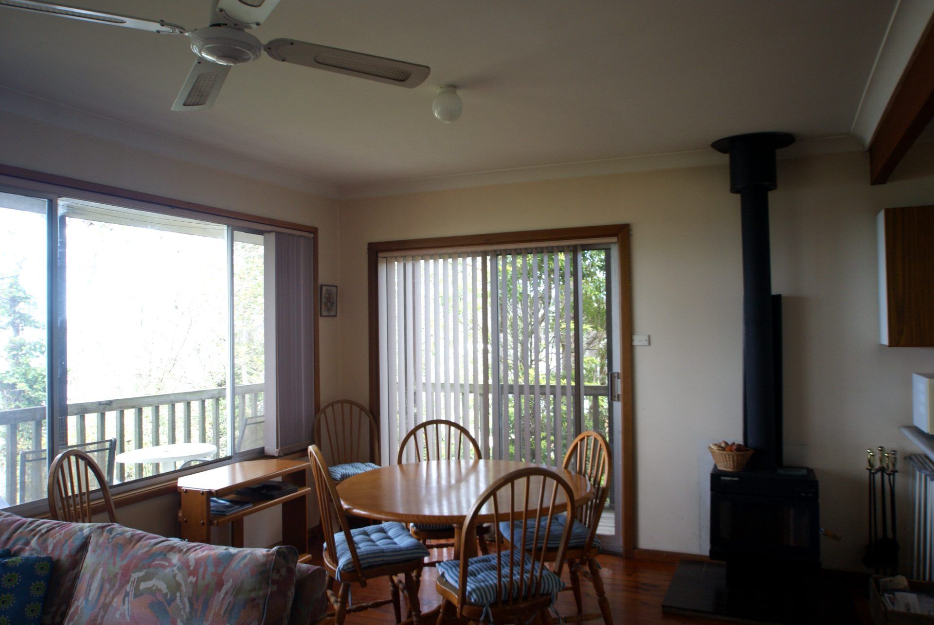 Pet Friendly Beach Bungalow - Batemans Bay Accommodation