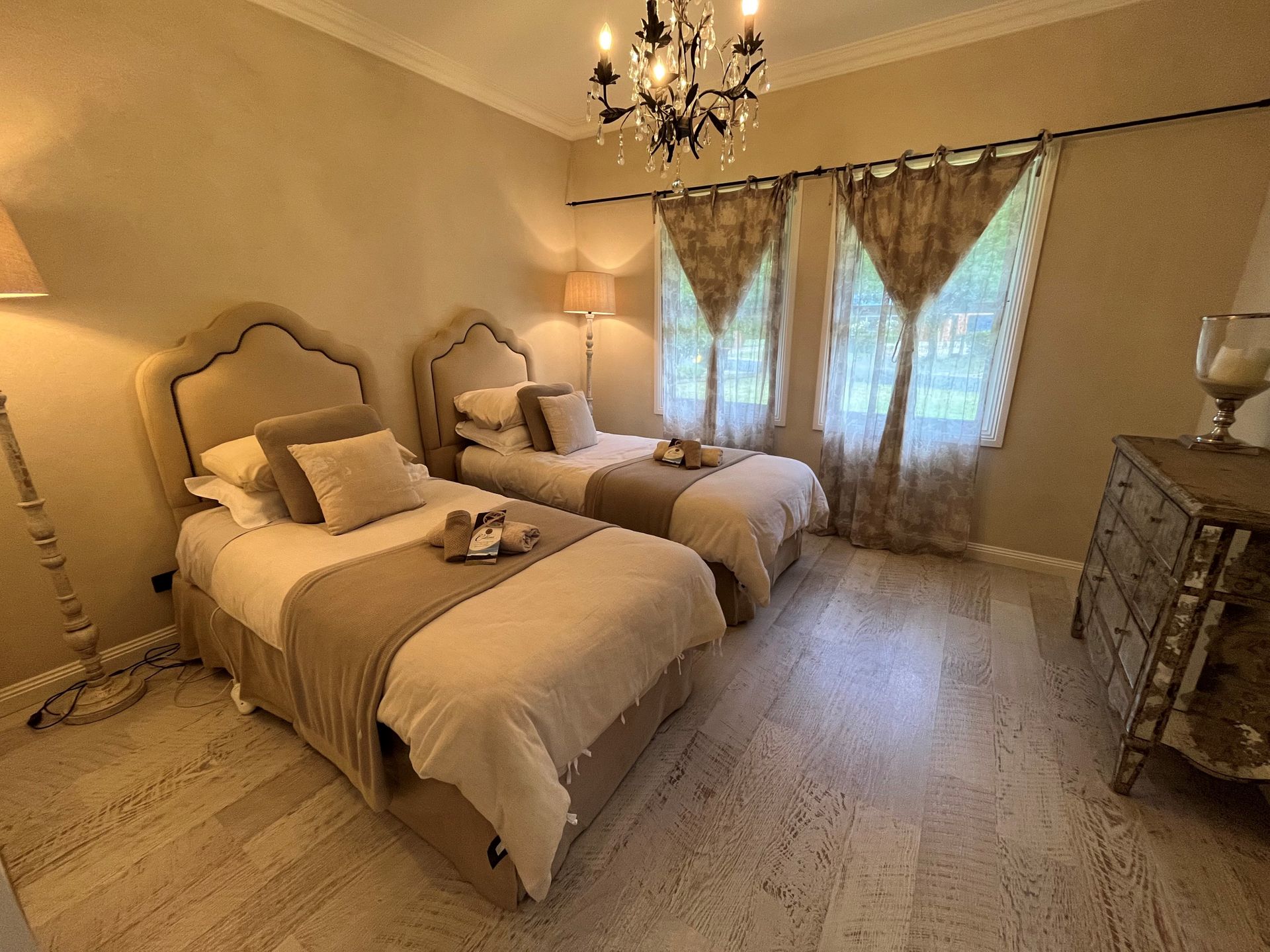 Collins Cottage – Luxury Accommodation