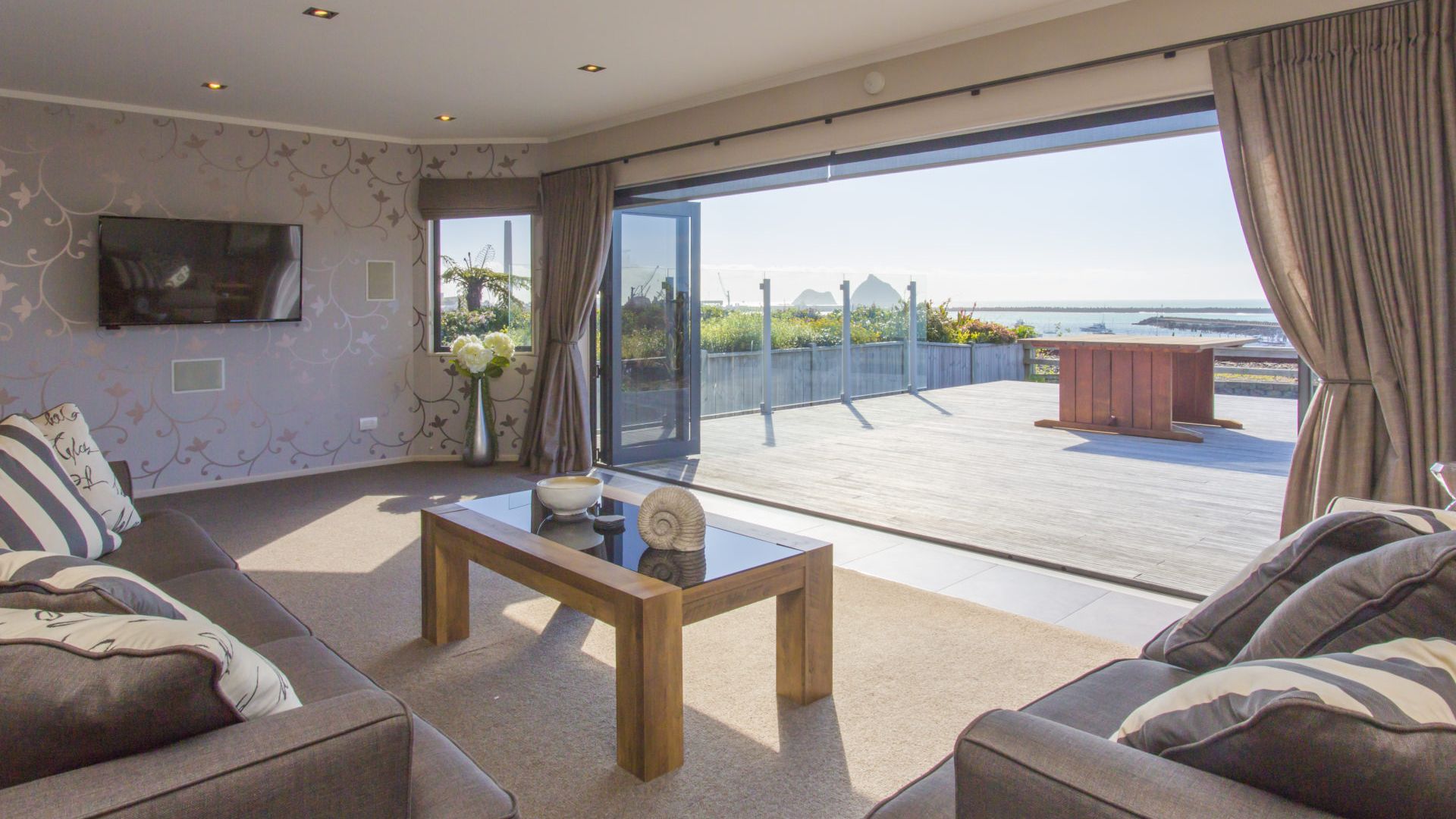 THE WATERFRONT ESCAPE