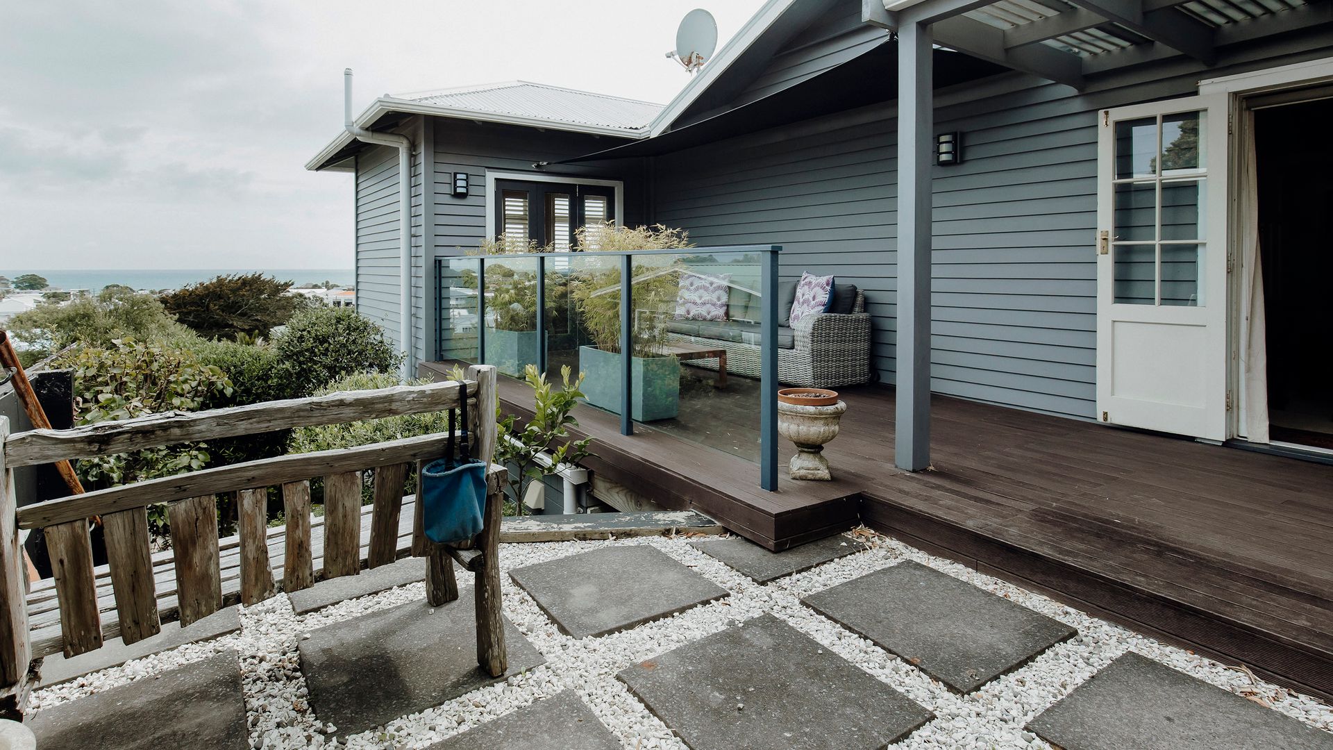 THE LOOKOUT CENTRAL
