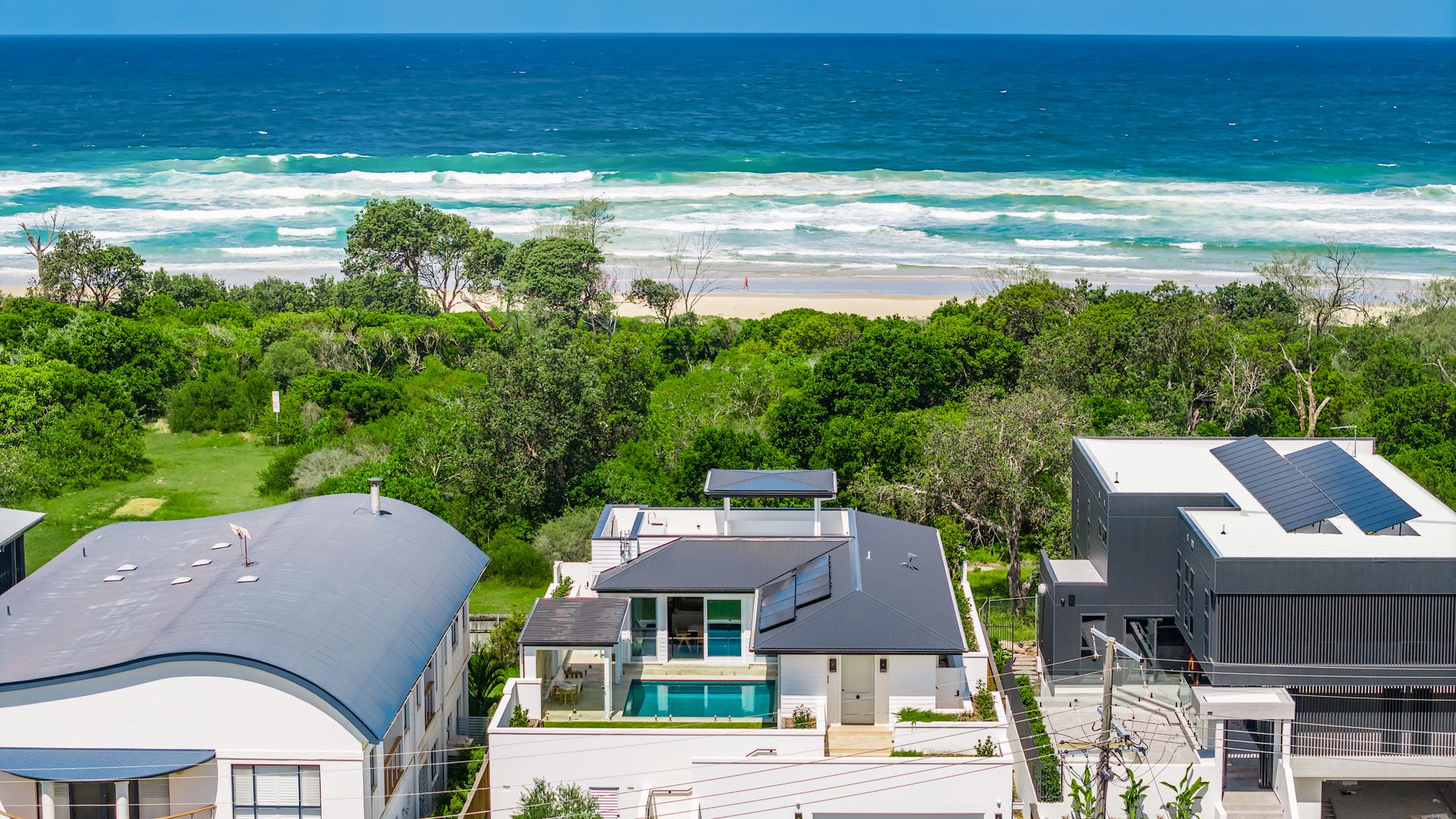 Aquarium – beachfront Pottsville home with pool