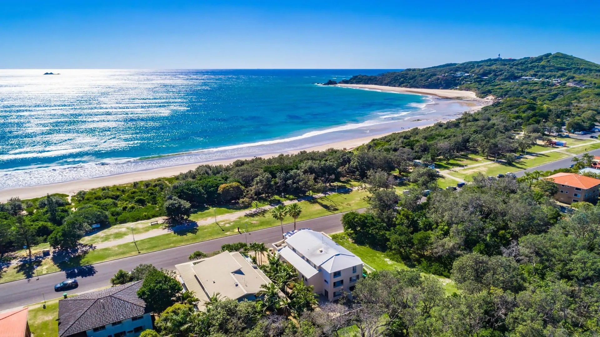 Karinya – 3 BR home steps from Clarkes Beach