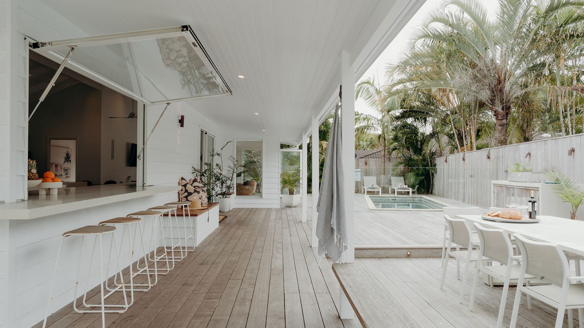 Paradise Palms – pet-friendly beach home with pool