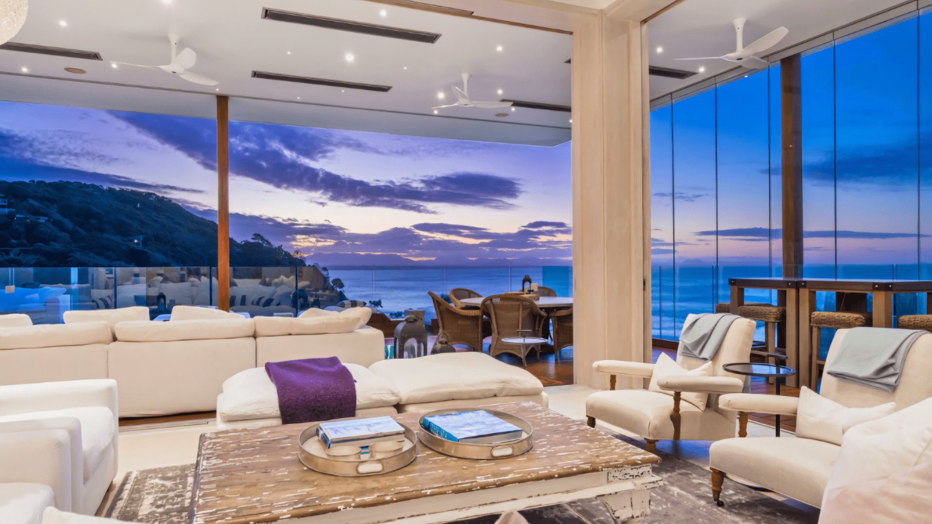 Twenty Six Wategos – luxury retreat with pool