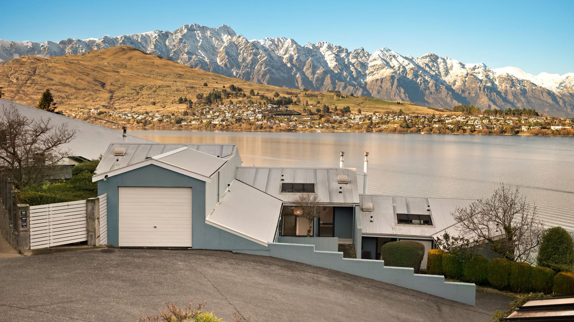 2 Bedroom Lakeview