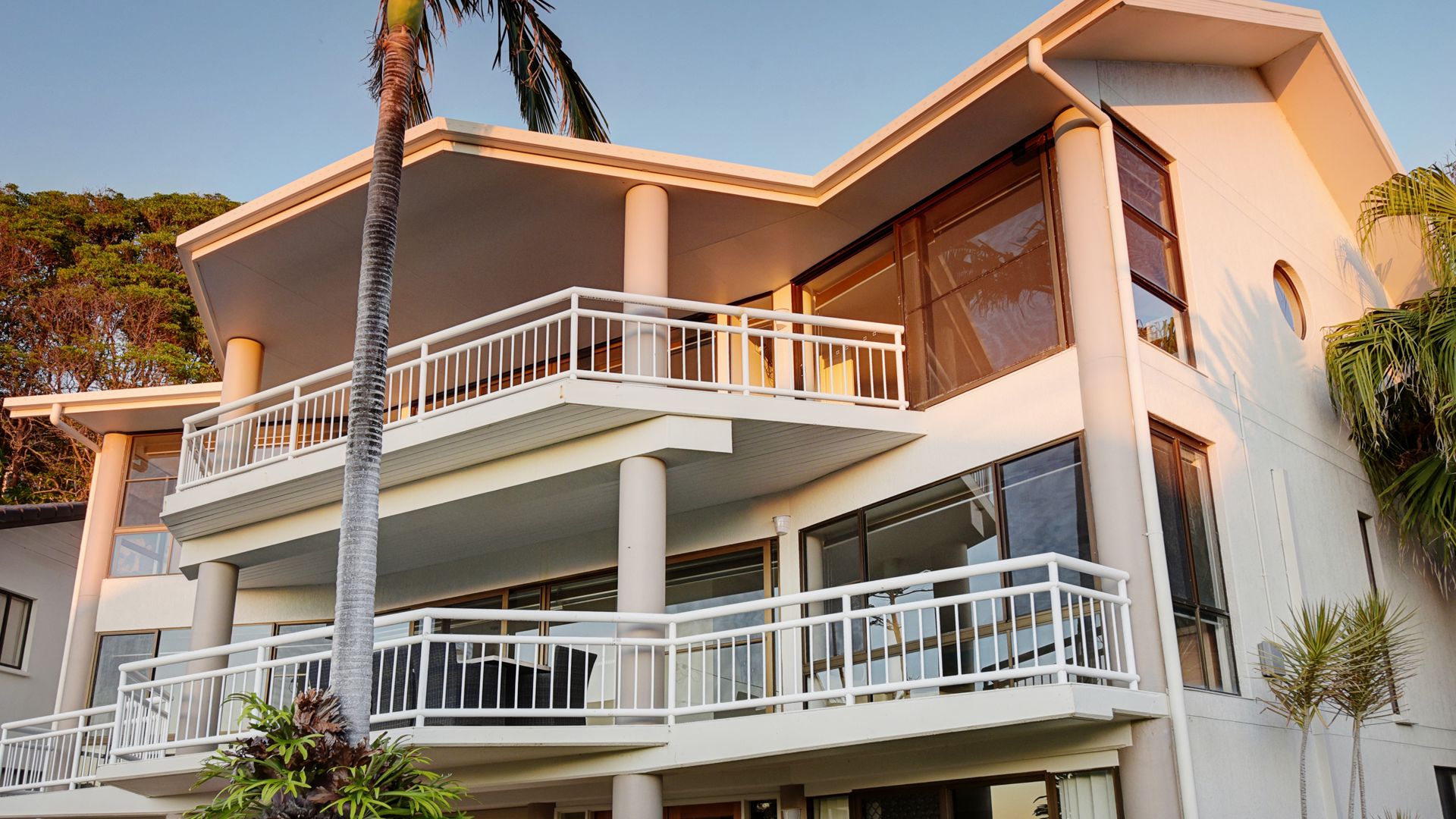 Beachside Manor