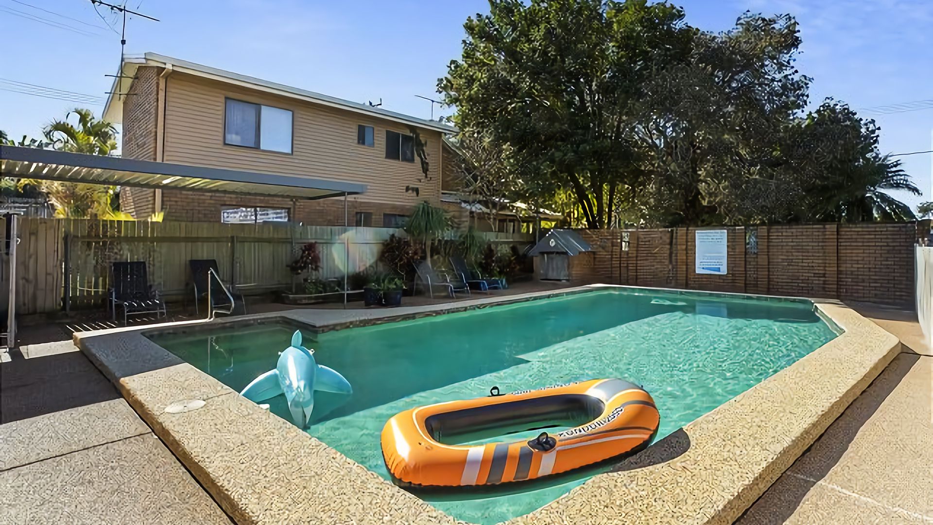 Driftwood Court 1