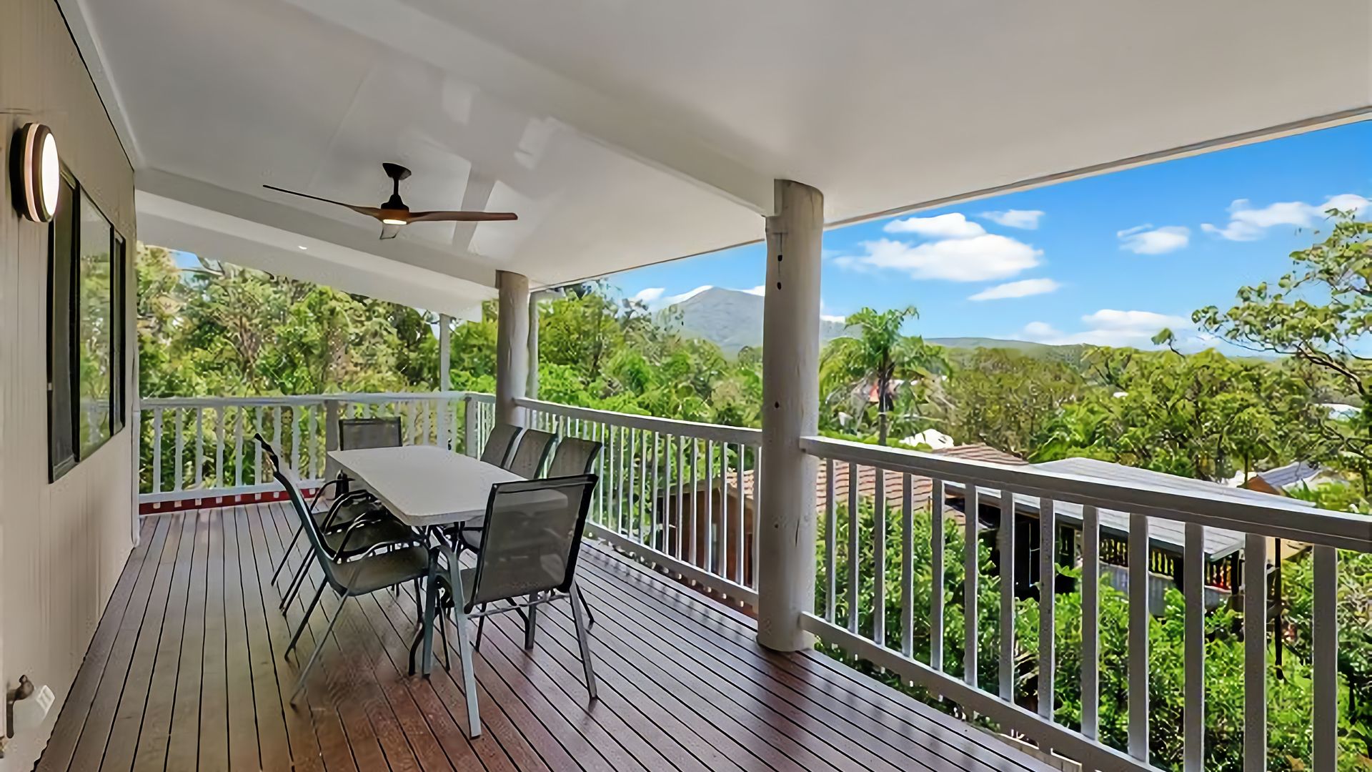 Hibiscus Hideaway