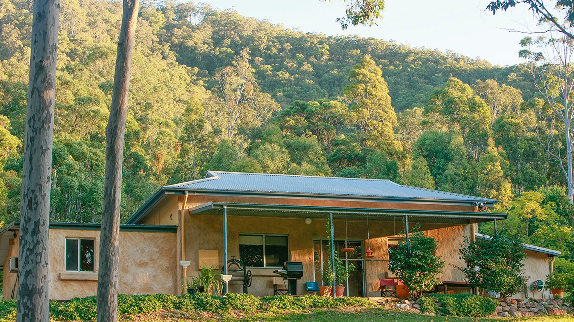 Lyrebird Studio – Secluded Retreat in the Watagans. 20 min drive to Cessnock