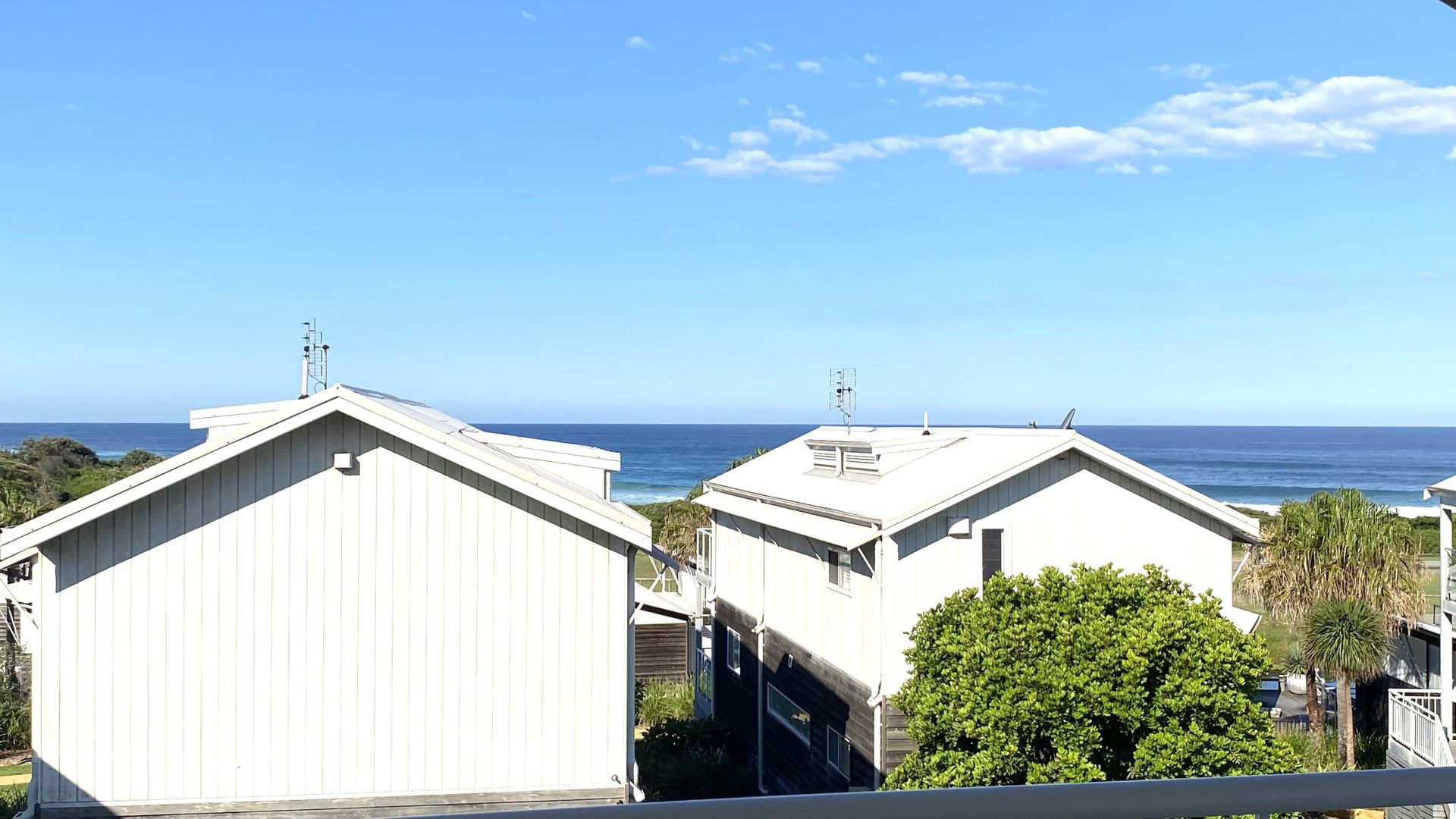 Saltwood Retreat at Caves Beach Villas