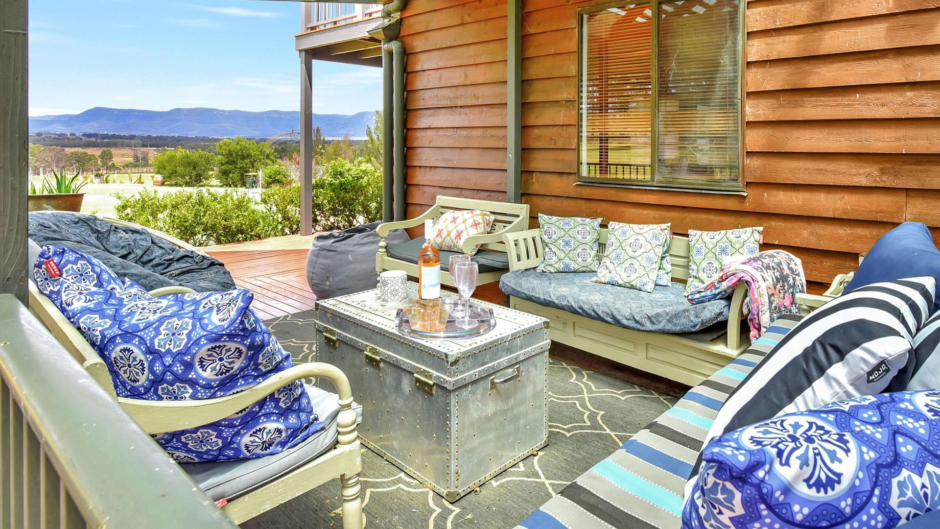 Silver Springs 4br Cottage, with Wifi, Views, Olives and Space