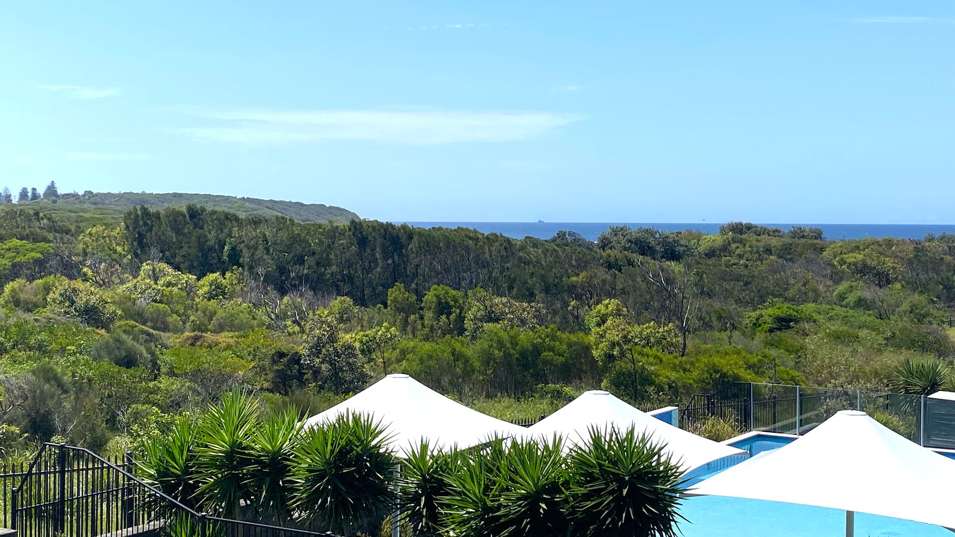 Beach Escape at Caves Beach Villas