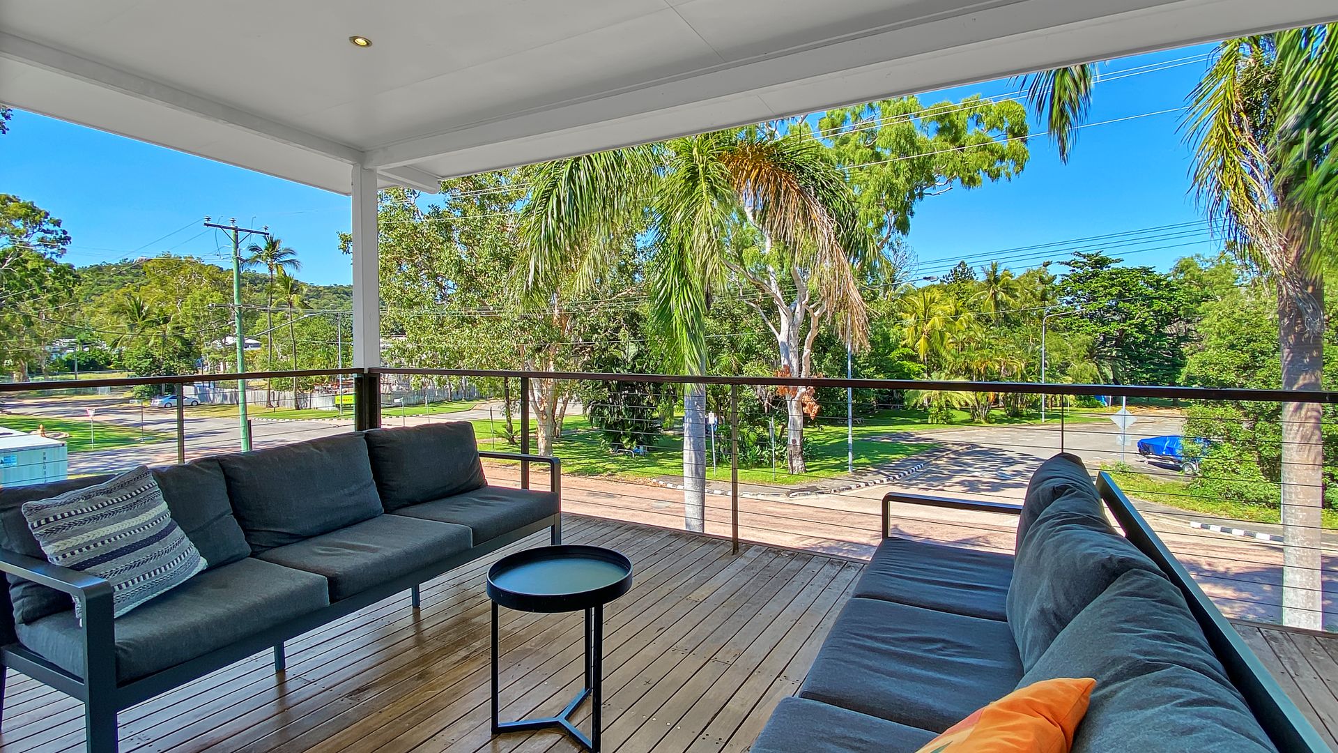 The Deck on Picnic