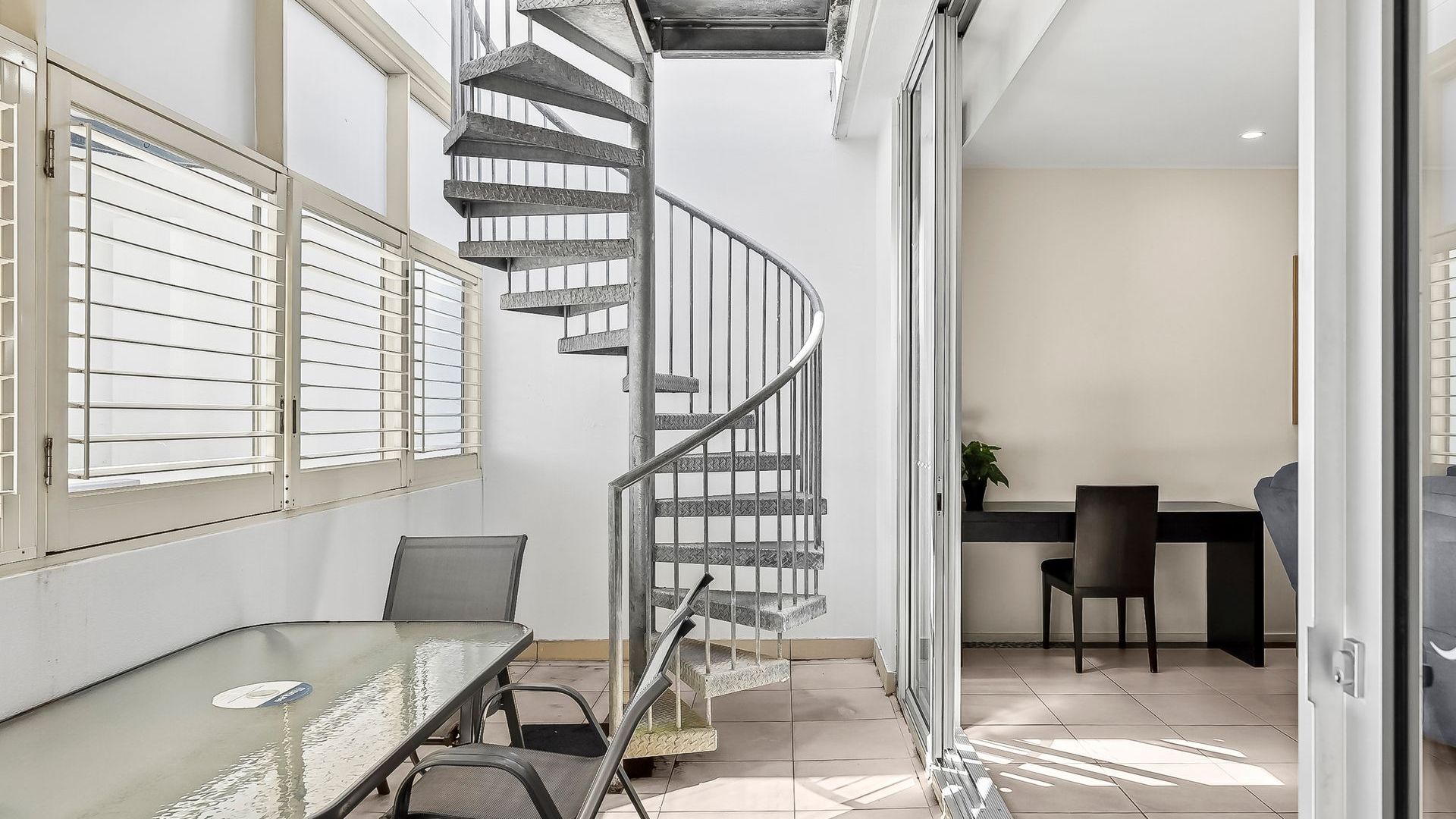 Paradiso 2 Bedroom Family Roof Top 350