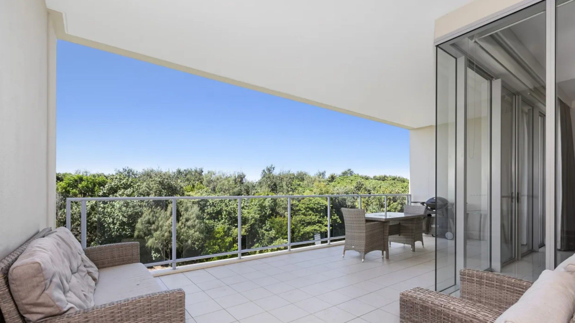 Luxury Apartment 1224 at Bells Boulevard