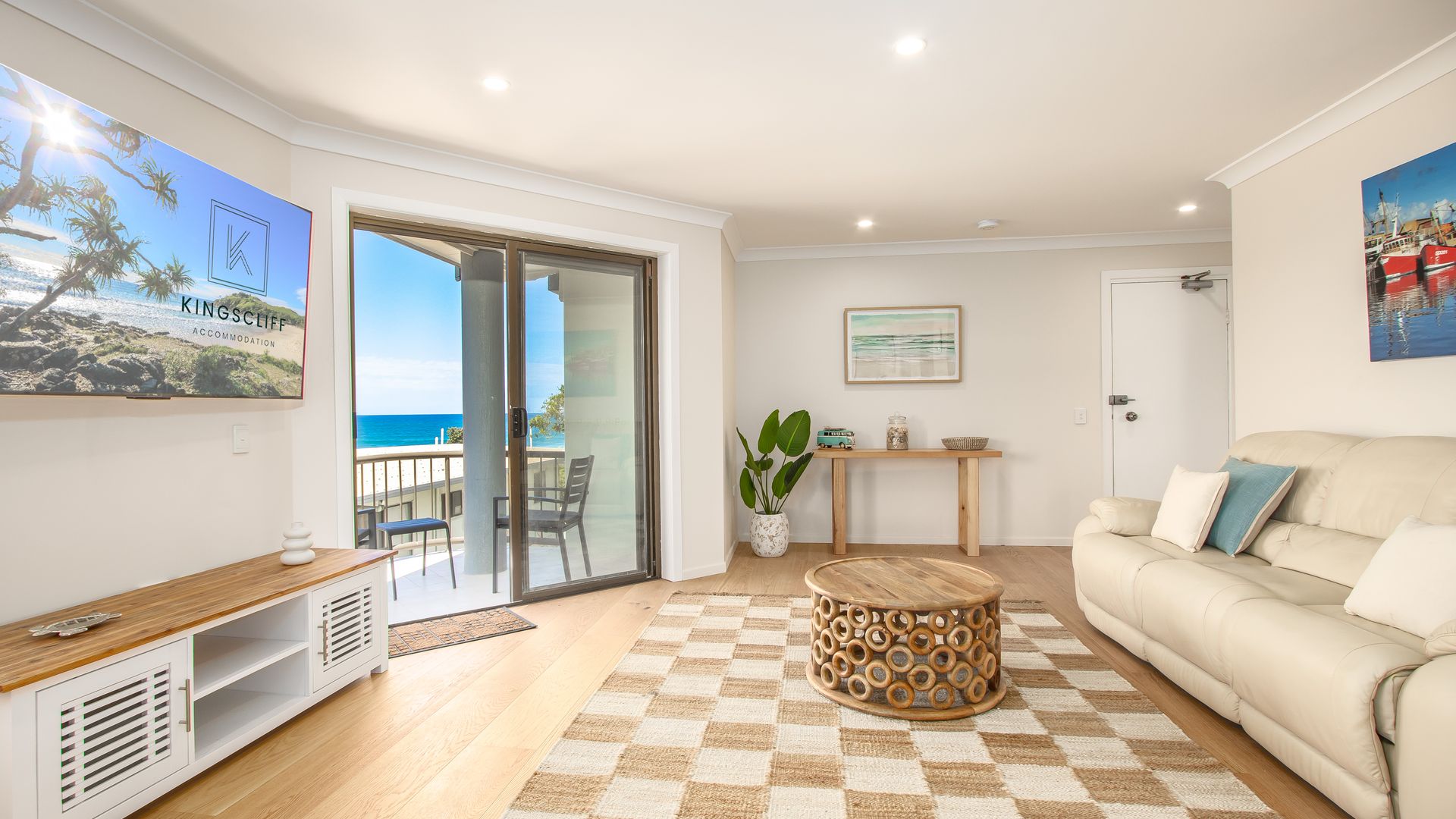 Shoreline Holiday Apartment