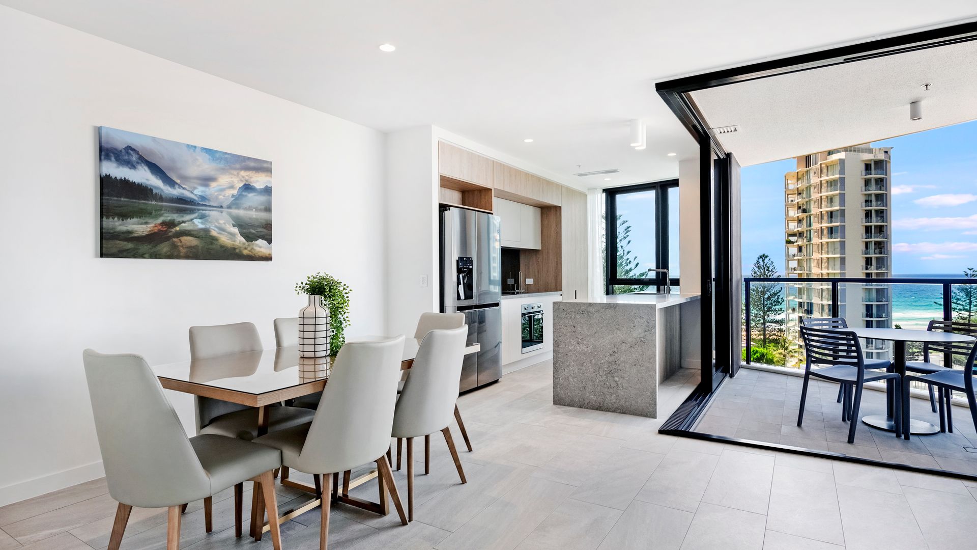 Vue Broadbeach Private 2 Bed Ocean View