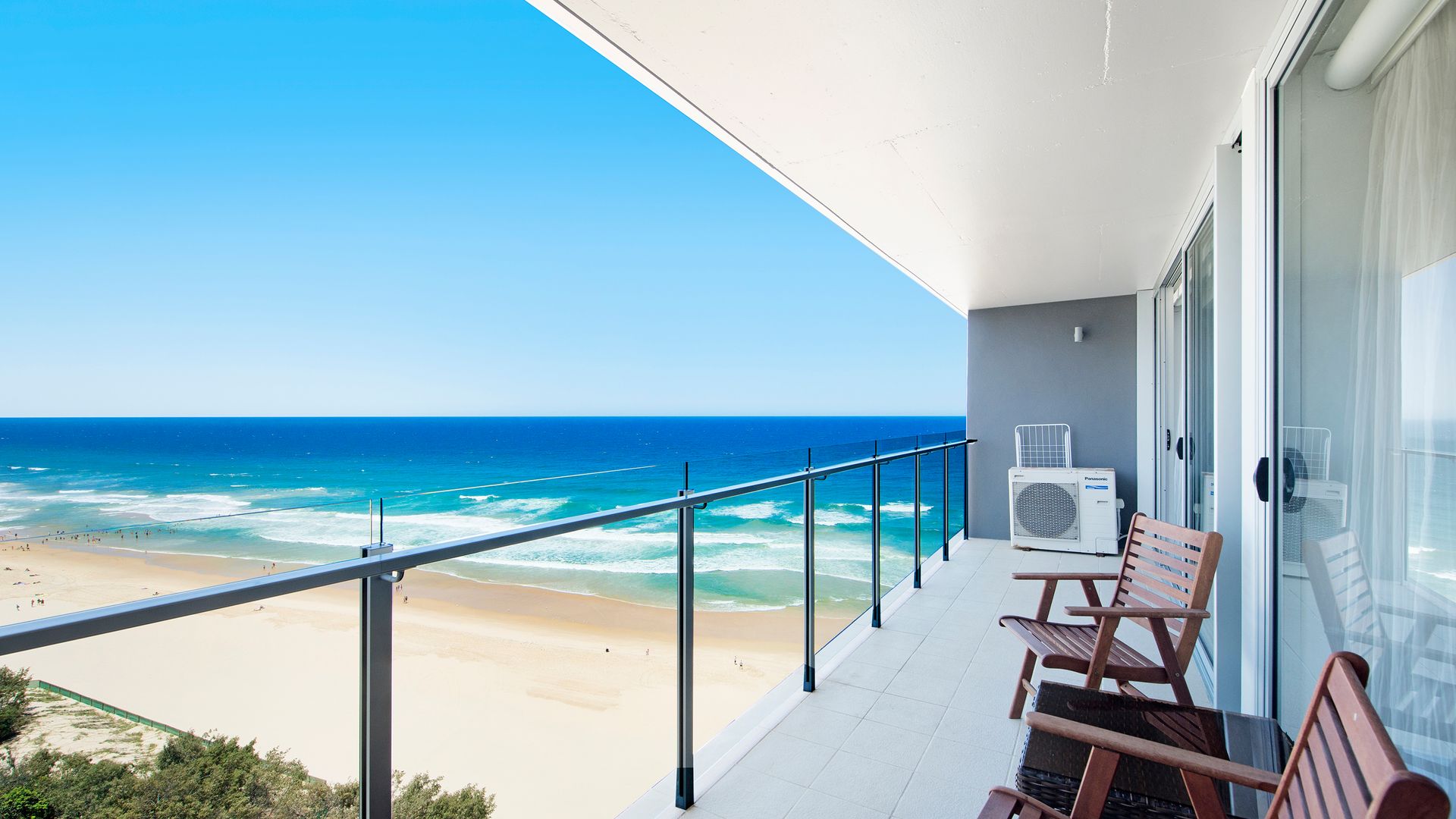 Central Surfers Paradise - Absolute Beachfront