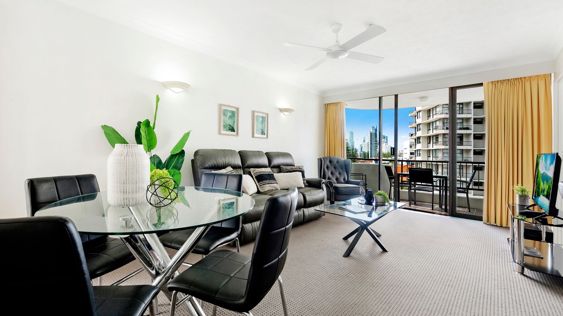 Pacific Resort in the Heart of Broadbeach