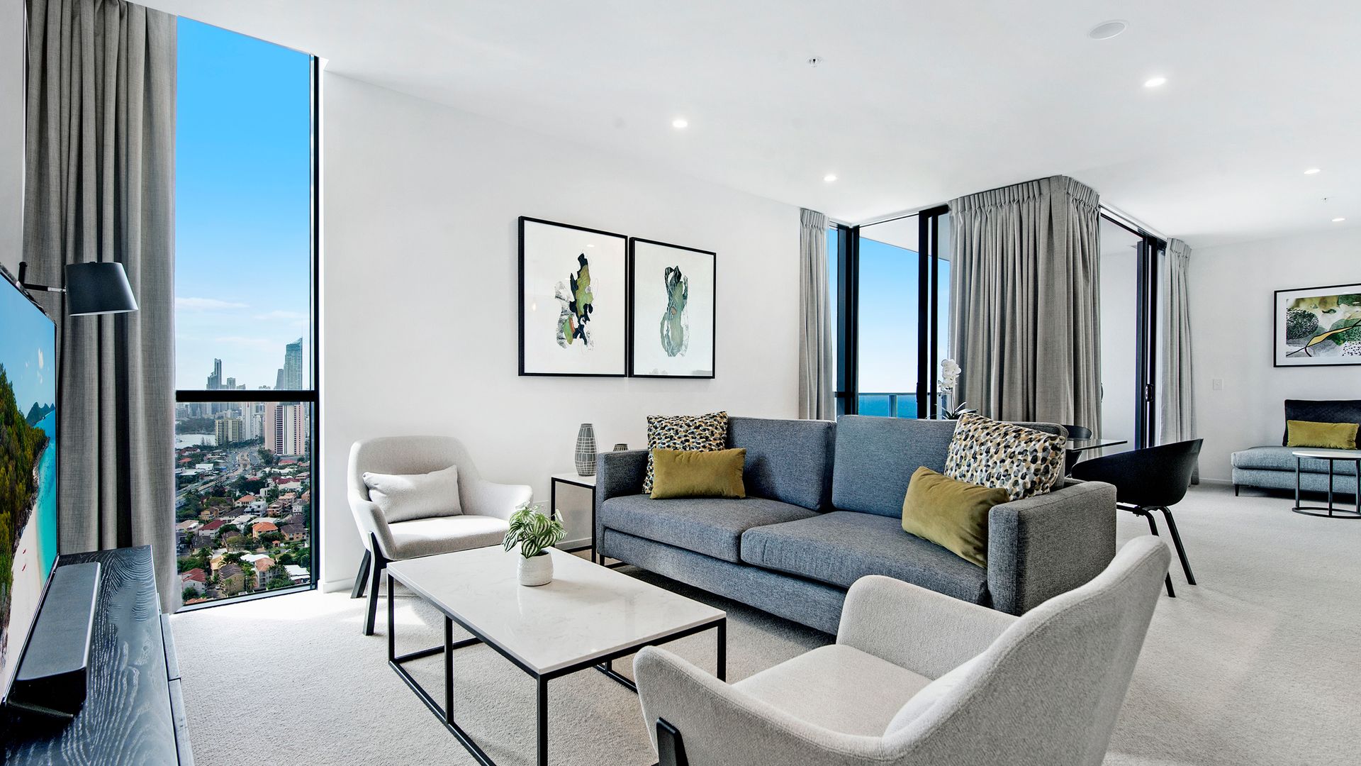 Qube Broadbeach - Luxury 2 Bedroom Ocean View
