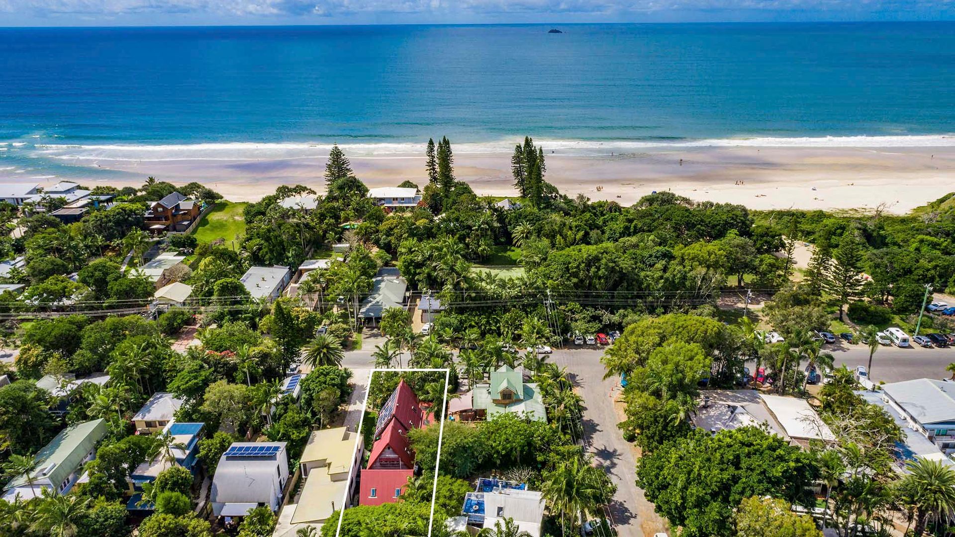 Longhouse – spacious 4 BR Belongil Beach retreat